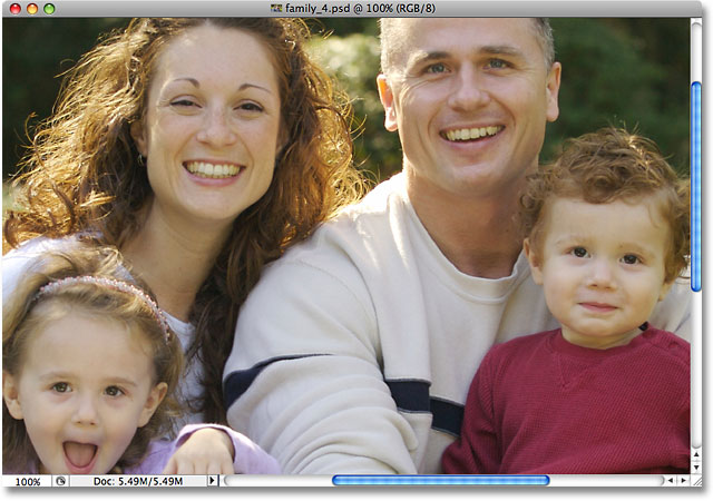 The Actual Pixels command zooms an image to 100% view size. Image © 2009 Photoshop Essentials.com.